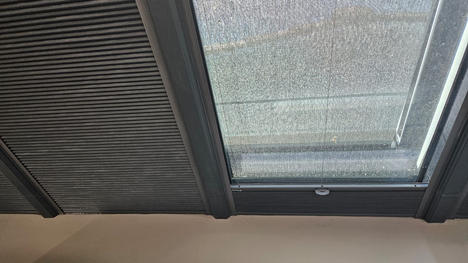 Store Plissé sous toiture (2)